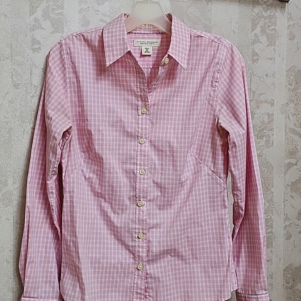 Banana republic pink non Iron fitted dress shirt